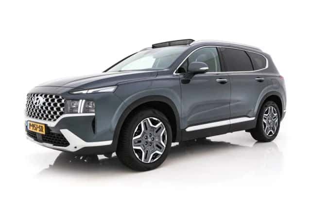 Hyundai Santa Fe (2022) thumbnail 4