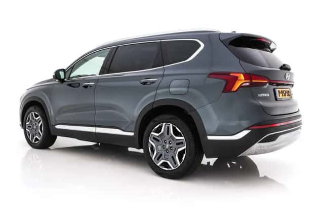 Hyundai Santa Fe (2022) thumbnail 5
