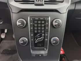 Volvo V40 (2014) thumbnail 14