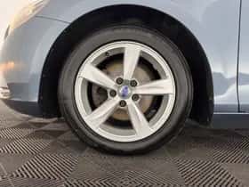 Volvo V40 (2014) thumbnail 22