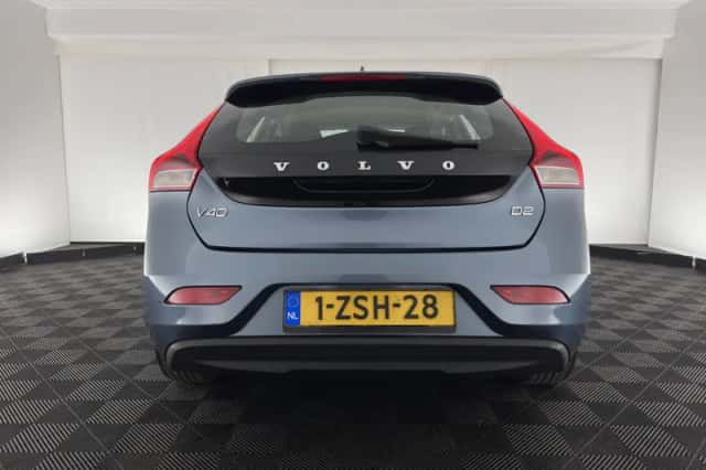 Volvo V40 (2014) thumbnail 6