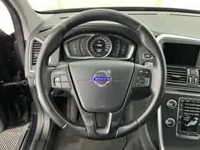 Volvo XC60 (2015) thumbnail 18
