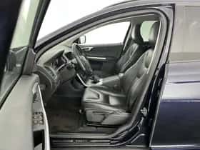 Volvo XC60 (2015) thumbnail 9