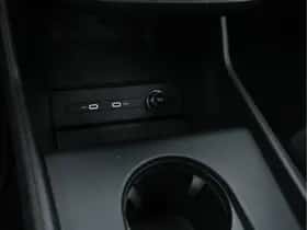 Audi Q4 (2021) thumbnail 13