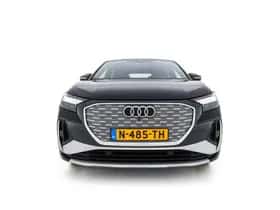 Audi Q4 (2021) thumbnail 3
