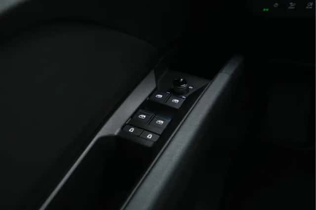Audi Q4 (2021) thumbnail 22
