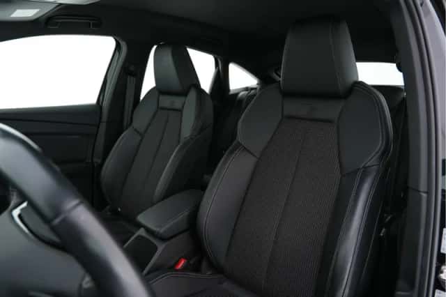 Audi Q4 (2021) thumbnail 23