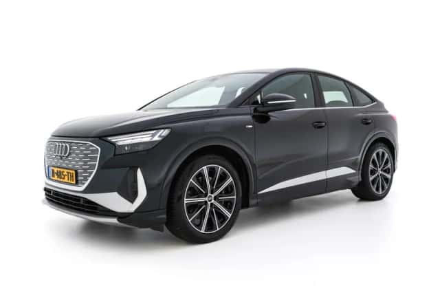 Audi Q4 (2021) thumbnail 4