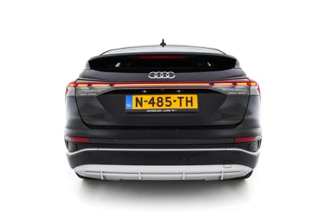 Audi Q4 (2021) thumbnail 6