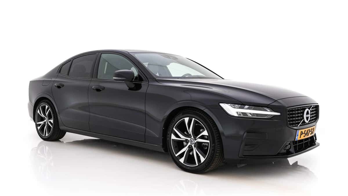 Volvo S60 (2022) — foto 1