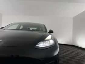 Tesla Model 3 (2023) thumbnail 30