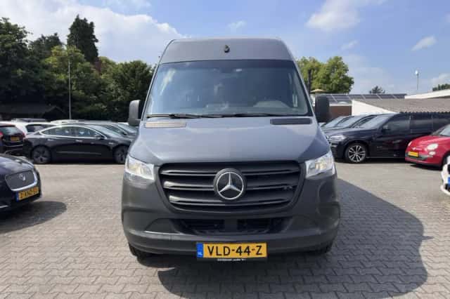 Mercedes-Benz eSprinter (2021) thumbnail 3