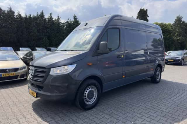 Mercedes-Benz eSprinter (2021) thumbnail 4