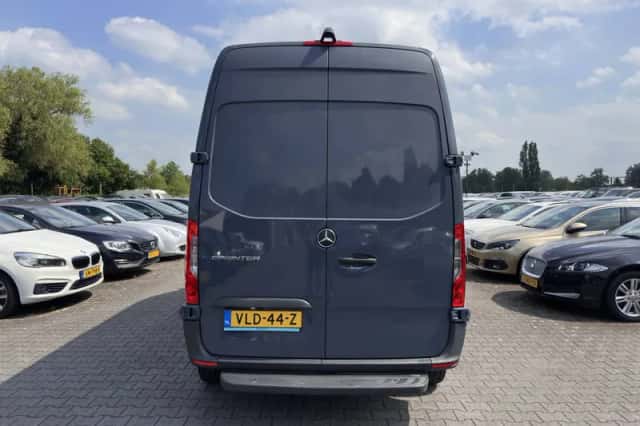 Mercedes-Benz eSprinter (2021) thumbnail 6