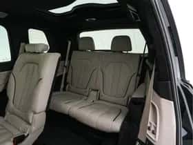 BMW X7 (2019) thumbnail 12