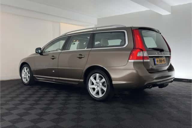 Volvo V70 (2015) thumbnail 5