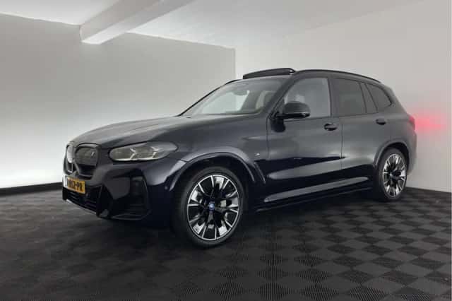 BMW iX3 (2022) thumbnail 4