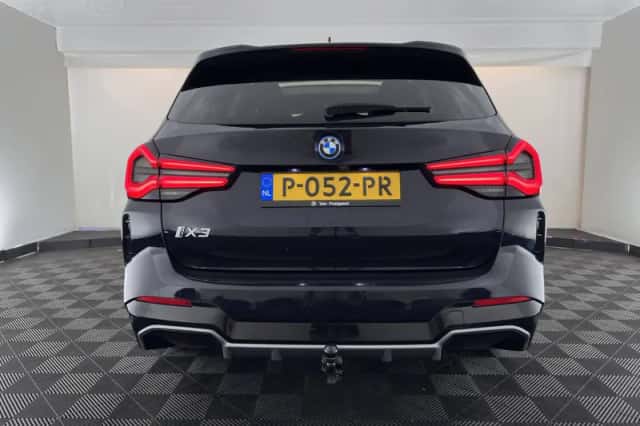BMW iX3 (2022) thumbnail 6