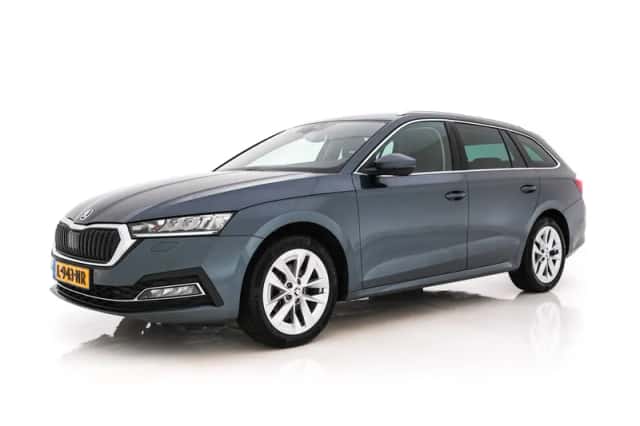 Škoda Octavia (2021) thumbnail 4