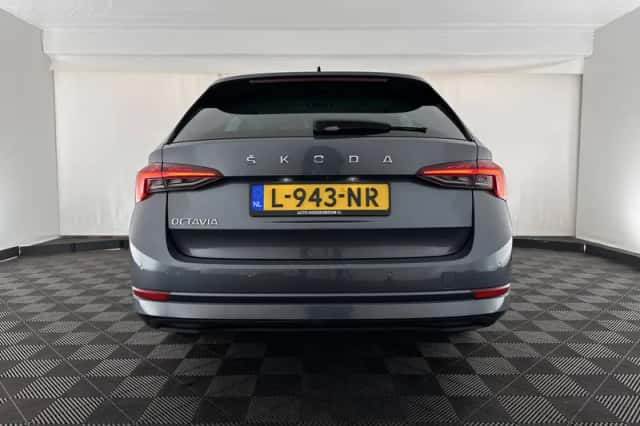Škoda Octavia (2021) thumbnail 6
