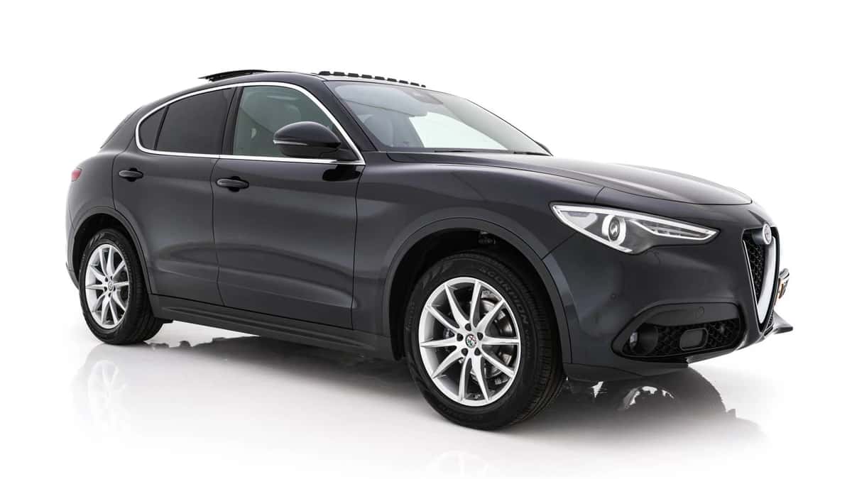 Alfa Romeo Stelvio (2018) — foto 1