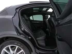 Alfa Romeo Stelvio (2018) thumbnail 12