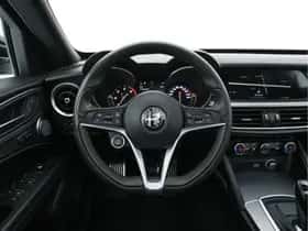 Alfa Romeo Stelvio (2018) thumbnail 19