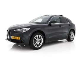 Alfa Romeo Stelvio (2018) thumbnail 4