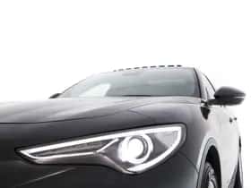 Alfa Romeo Stelvio (2018) thumbnail 31