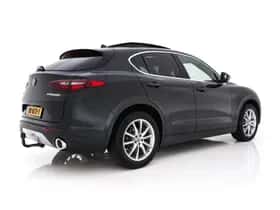 Alfa Romeo Stelvio (2018) thumbnail 7