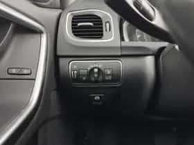 Volvo V60 (2013) thumbnail 18