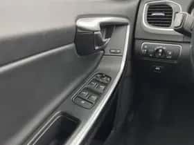 Volvo V60 (2013) thumbnail 19