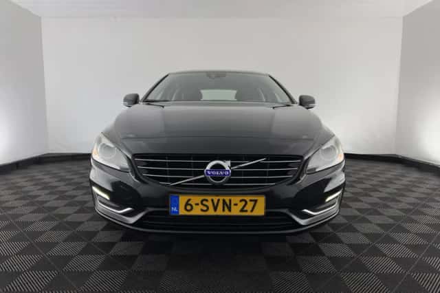 Volvo V60 (2013) thumbnail 3