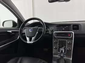 Volvo V60 (2013) thumbnail 8