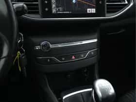 Peugeot 308 (2015) thumbnail 15