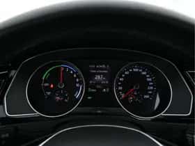Volkswagen Passat (2015) thumbnail 19