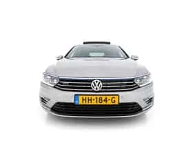 Volkswagen Passat (2015) thumbnail 3