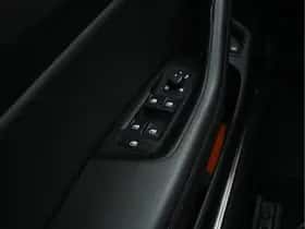 Volkswagen Passat (2015) thumbnail 21