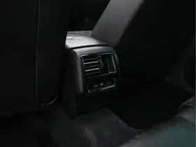 Volkswagen Passat (2015) thumbnail 23