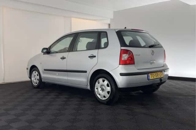 Volkswagen Polo (2004) thumbnail 5
