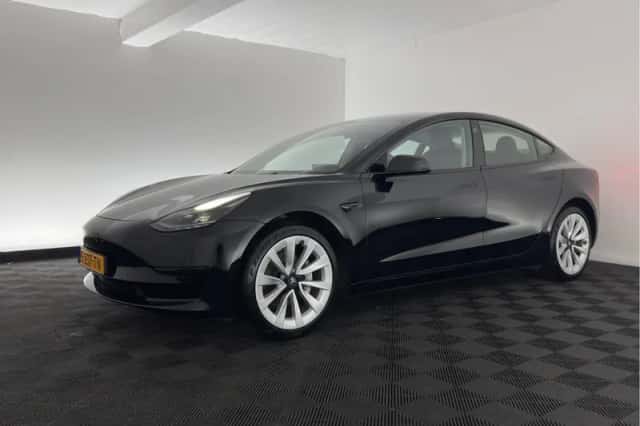 Tesla Model 3 (2023) thumbnail 4