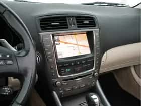 Lexus IS thumbnail 17