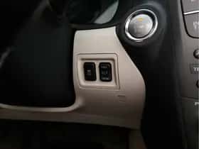 Lexus IS thumbnail 22