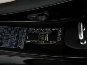 Lexus IS thumbnail 25