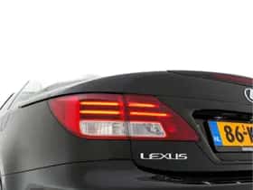 Lexus IS thumbnail 27