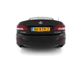 Lexus IS thumbnail 33