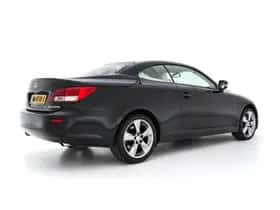 Lexus IS thumbnail 34