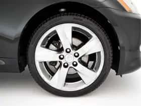 Lexus IS thumbnail 35