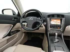 Lexus IS thumbnail 8