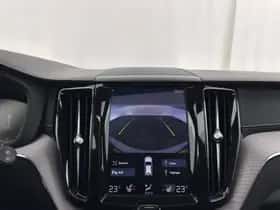 Volvo XC60 (2018) thumbnail 15
